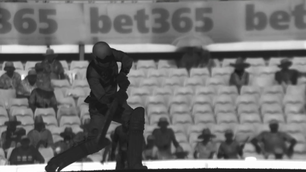 There appeared to be a small mark on the bat of Tom Blundell.