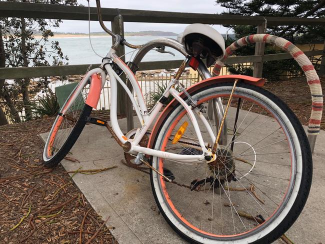 A rusty ride for a surf at Dee Why Beach. #SnapSydney 2018. Picture: Jim O'Rourke