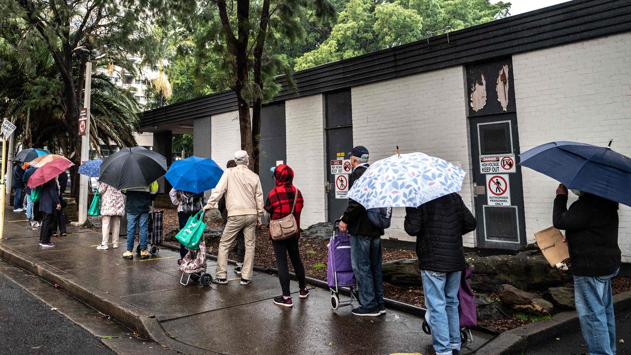 People at the front of the queue having been lining up since 8am. Picture: NCA NewsWire / Flavio Brancaleone.