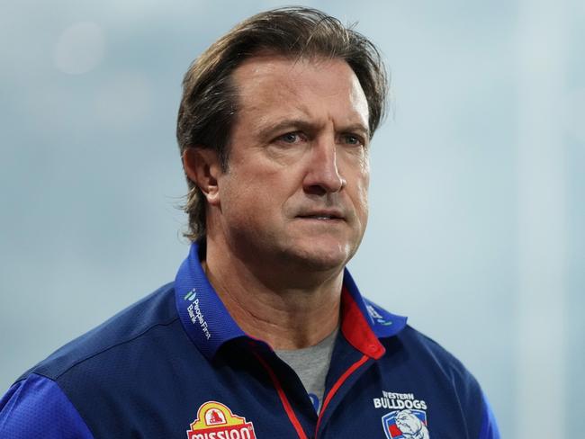 MELBOURNE, AUSTRALIA - JUNE 15: Luke Beveridge, Senior Coach of the Bulldogs looks on during the round 14 AFL match between Western Bulldogs and Fremantle Dockers at Marvel Stadium, on June 15, 2024, in Melbourne, Australia. (Photo by Daniel Pockett/Getty Images)