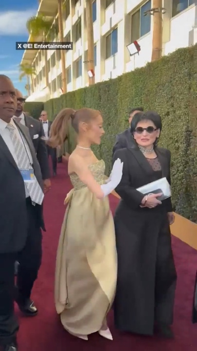 Ariana Grande brings mum to Golden Globes