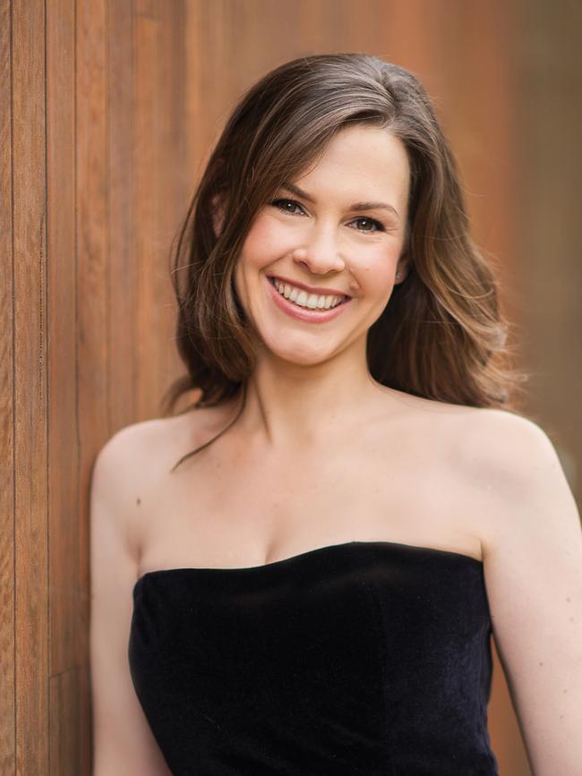 Jacqueline Porter is at home on the operatic stage and concert platform.