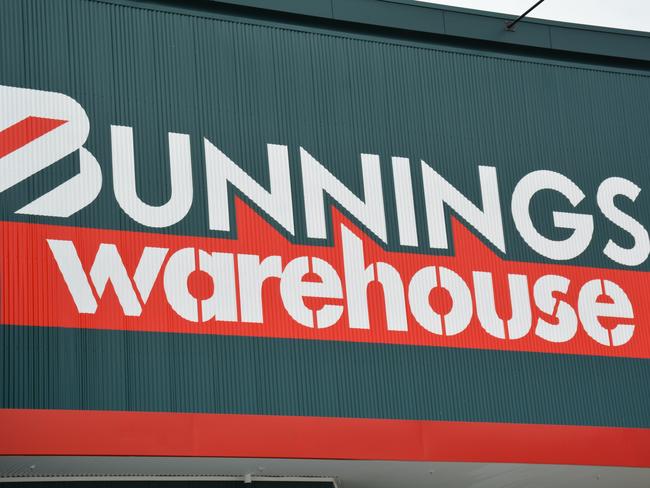 A new mega Bunnings opening its doors in Western Australia is the state’s biggest, featuring a nation-first for the ever-popular hardware chain and full-room displays that should give Ikea a run for its money. The new store, which replaces the current Midland Warehouse, spans more than 21,000 square metres - nearly 7000 sqm larger than the existing store - with more than double the amount of car parking at about 480 bays. Picture: NCA NewsWire / Rebecca LeMay