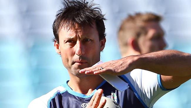 SYDNEY, AUSTRALIA - JUNE 17:  Laurie Daley calls time during a New South Wales Blues State of Origin training session at ANZ Stadium on June 17, 2014 in Sydney, Australia.  (Photo by Renee McKay/Getty Images)