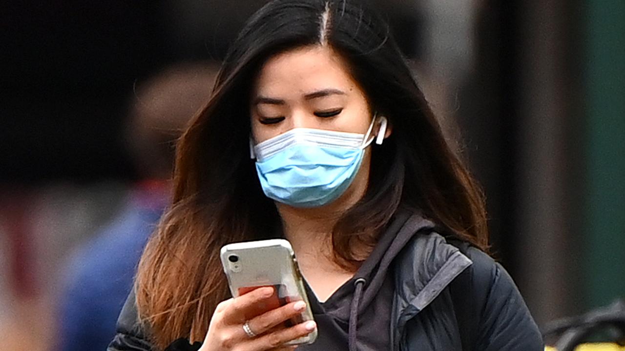 South Australia’s chief health officer has asked residents wear masks when shopping on Black Friday. Photo by Quinn Rooney/Getty Images