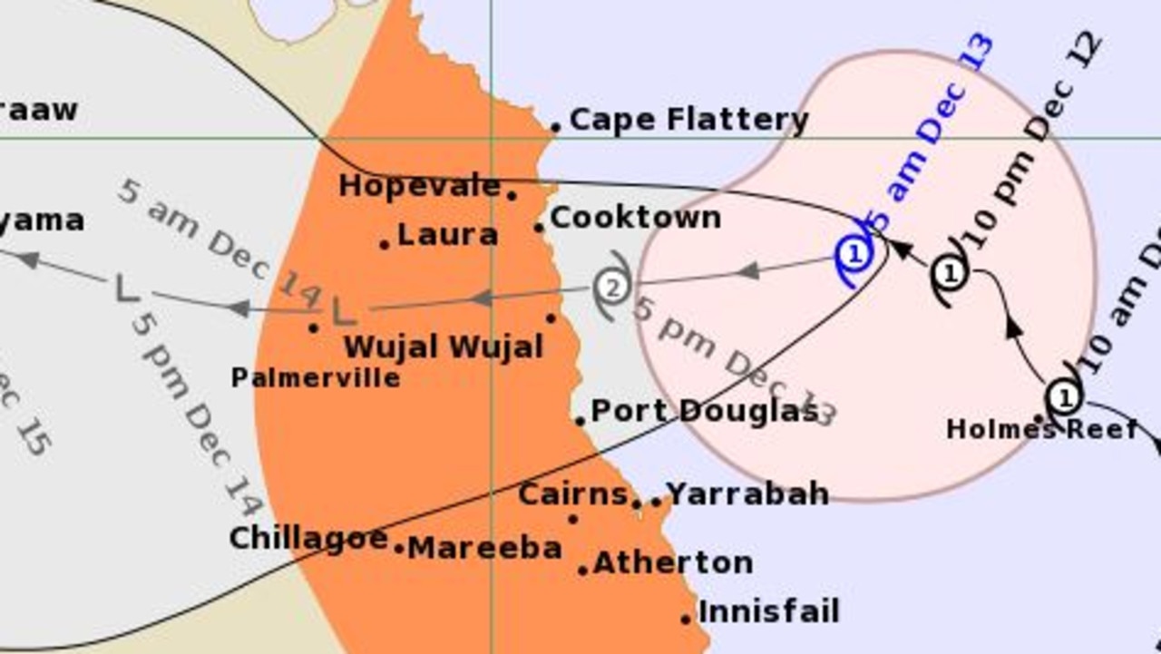 Jasper closes in on the far northern Queensland coast as a category 1.