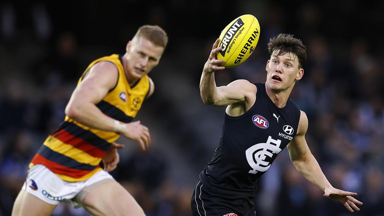 Sam Walsh of the Blues out of the middle during the 2nd qtr. . Pic: Michael Klein