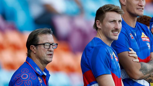Western Bulldogs coach Luke Beveridge and Bailey Dale, the subject of one of Willie Rioli’s threats. Picture: Michael Willson/AFL Photos via Getty Images