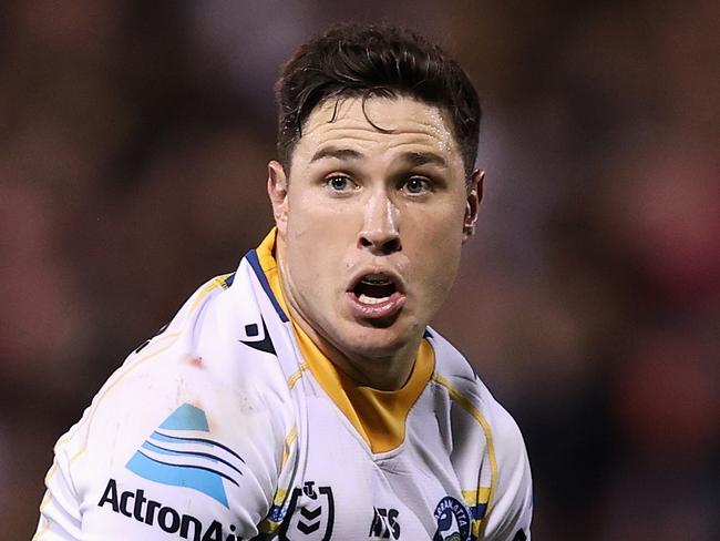 PENRITH, AUSTRALIA - MARCH 15: Mitchell Moses of the Eels  runs the ball during the round two NRL match between Penrith Panthers and Parramatta Eels at BlueBet Stadium, on March 15, 2024, in Penrith, Australia. (Photo by Jason McCawley/Getty Images)