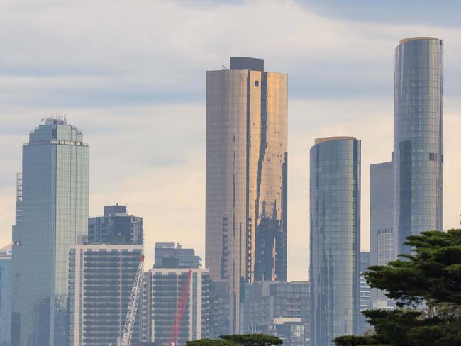 A smoke haze settles over the Melbourne skyline. Picture: Ian Currie