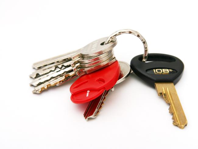 Undated : generic car keys