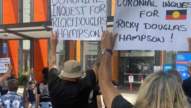 Family and friends rallying together in front of the Dubbo Base Hospital after Kamilaroi-Dunghutti man Ricky "Dougie" Hampson Junior death.