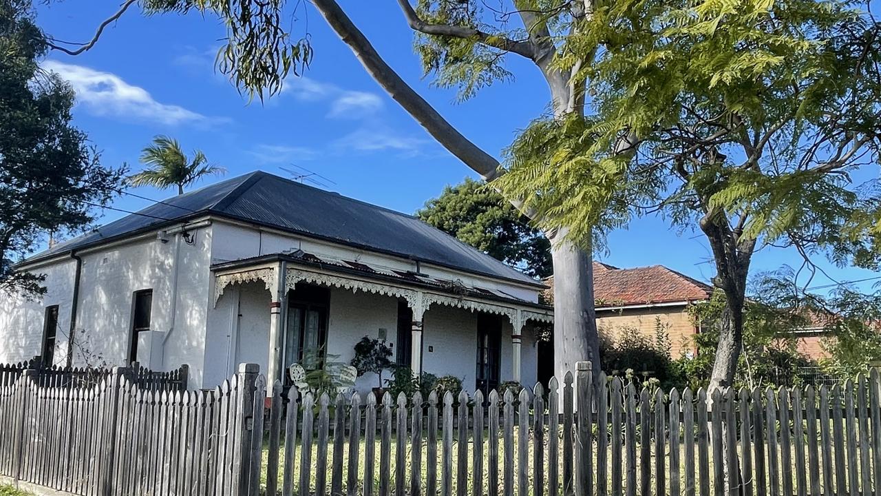 The southern side of Westmead is filled with old homes.