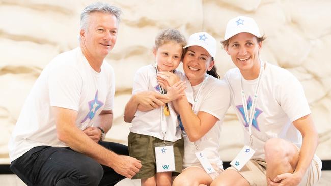 Steve Waugh with Shantelle, Simon and Marley Tagg.