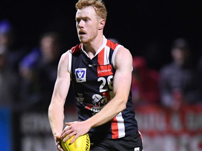 MELBOURNE, AUSTRALIA - MAY 21: Will Arthurson of Frankston runs with the ball during the round six VFL match between Frankston and Footscray at Skybus Stadium on May 21, 2021 in Melbourne, Australia. (Photo by Morgan Hancock/AFL Photos/via Getty Images)