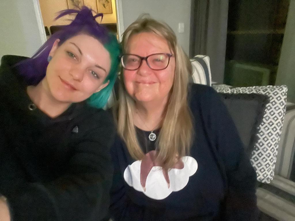 Sandra McFarlane (right) shared the “shattering news” that her then 28-year-old daughter Stephanie McFarlane (left) passed away on July 11. Photo: Sandra McFarlane