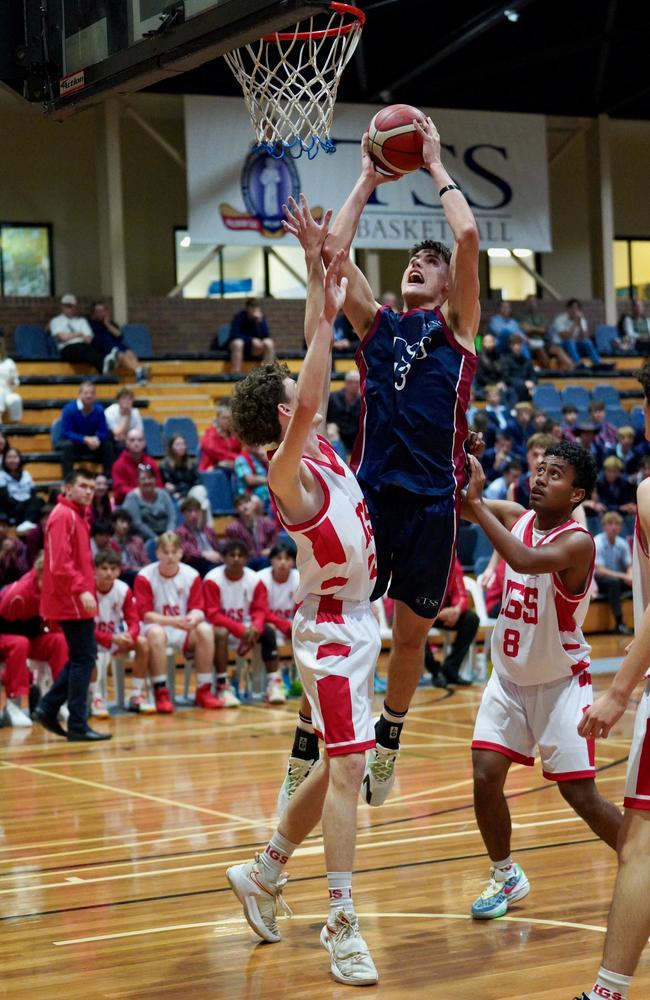 GPS Basketball action: Jackson McCabe. Picture courtesy of Heidi Brinsmead.