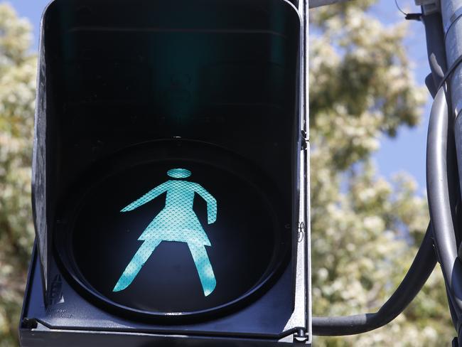 Melbourne pedestrian crossings get countdown clocks | news.com.au ...