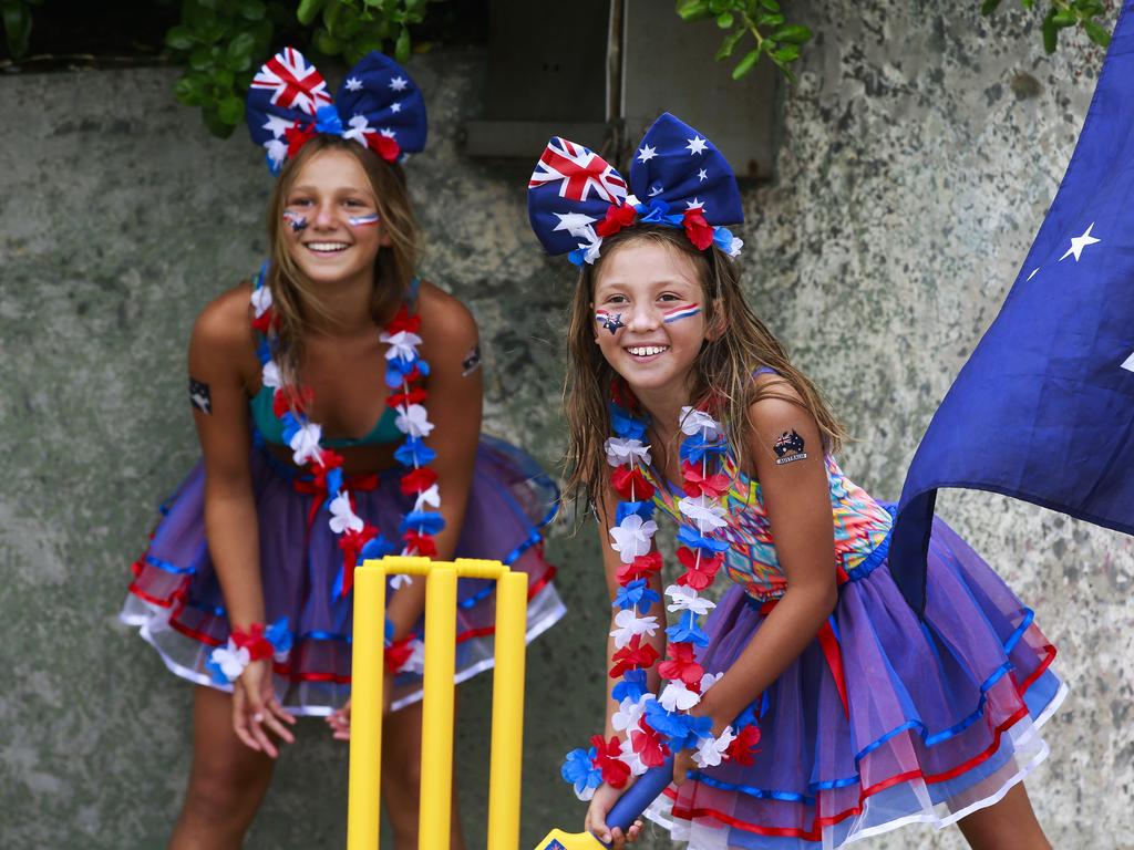 Australia Day at Bondi Beach. Sisters Tama Barataud (batting), 9, and Cheyenne Barataud, 12, playing cricket. Picture: Dylan Robinson