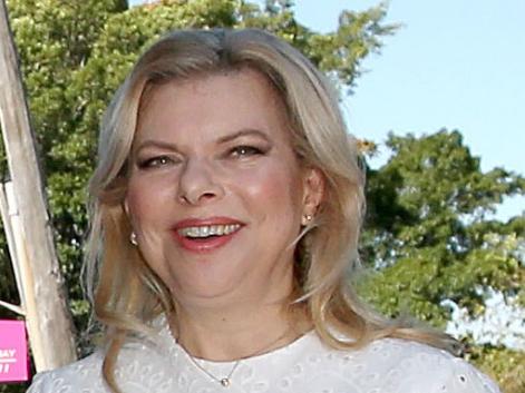 SYDNEY, AUSTRALIA - FEBRUARY 23: Sara Netanyahu (C), the wife of Israeli Prime Minister Benjamin Netanyahu is met by Lucy Turnbull, (L) wife of Australia's Prime Minister Malcolm Turnbull, as they arrive at a cafe on February 23, 2017 in Sydney, Australia. Netanyahu's visit to Australia will be the first by an Israeli Prime Minister, and will include meetings with Prime Minister Malcolm Turnbull, the Opposition Leader, Bill Shorten, and the the NSW  Premier Gladys Berejiklian. (Photo by Rick Rycroft - Pool/Getty Images)