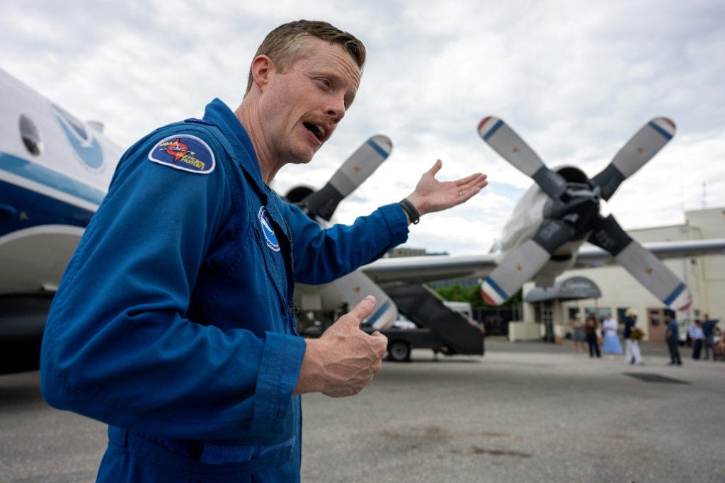 ‘Hurricane hunters:’ calm science pilots in eye of the storm | The ...