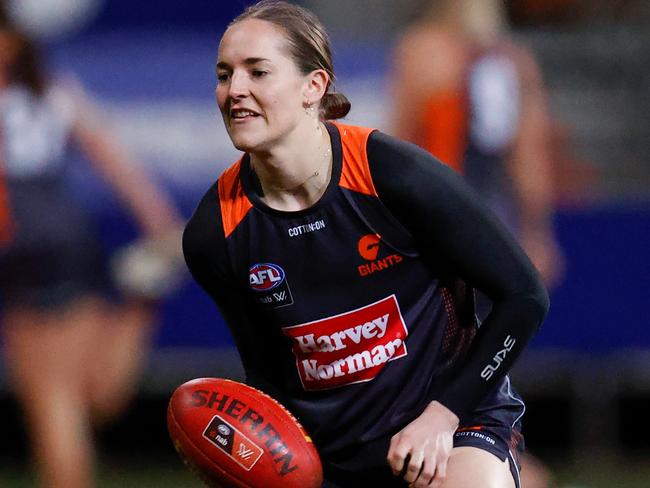 SYDNEY, AUSTRALIA - AUGUST 11: Isabel Huntington of the Giants in action in action during the GWS Giants AFLW training session at Giants Stadium on August 11, 2022 in Sydney, Australia. (Photo by Michael Willson/AFL Photos via Getty Images)