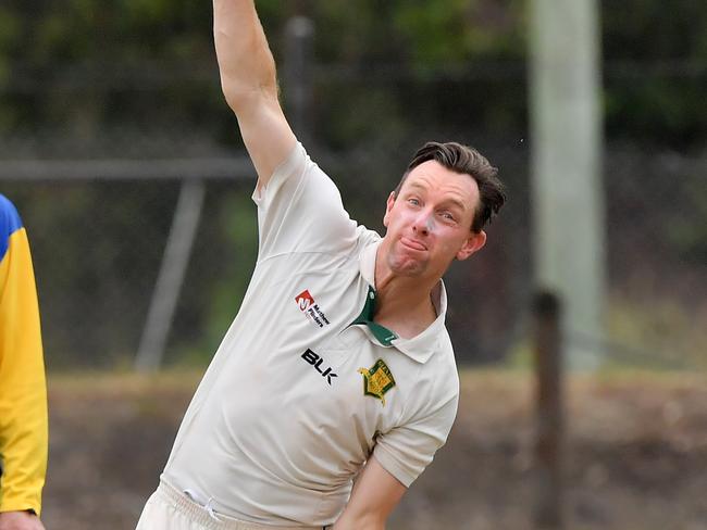 Glen Iris’ milestone man delivers in upset win