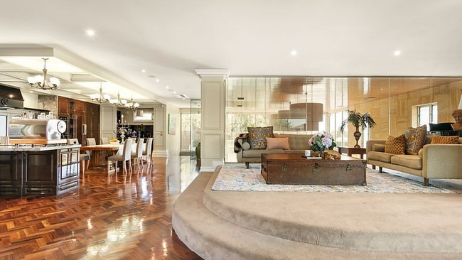 A touch of Manhattan penthouse in Keilor.