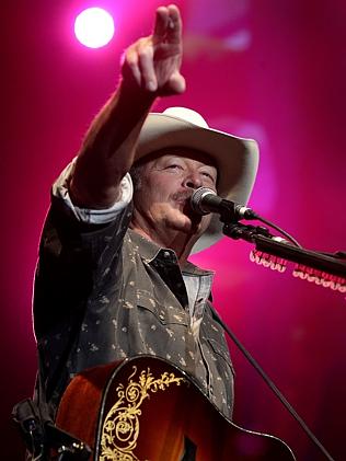 Review: Alan Jackson plays Brisbane Entertainment Centre | The Courier Mail