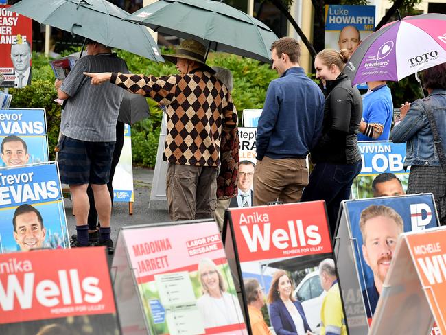 Huge queues on first day of voting