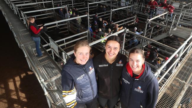 L-R: Maddie Dodds, Lucy Fielke & Chantel Stavrides. Picture: Yuri Kouzmin