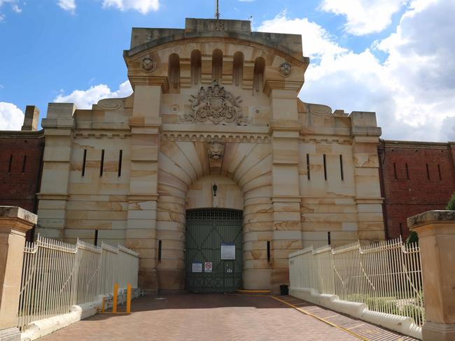 ‘Maskless’ prison officer linked to jail’s Covid outbreak