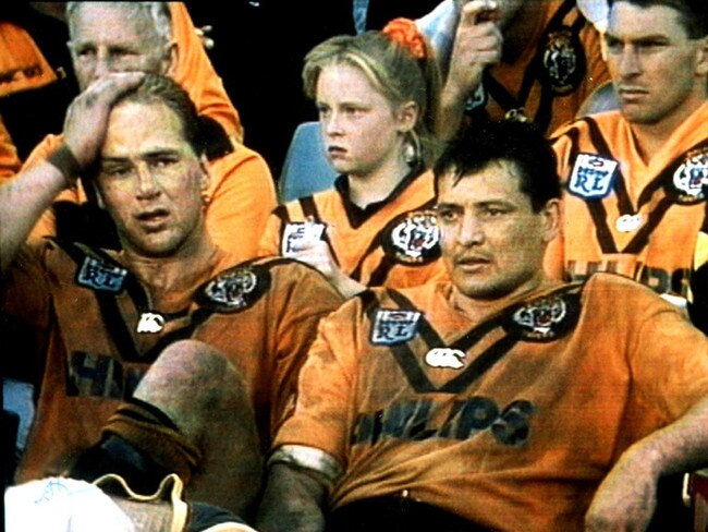 Paul Sironen (L) & Steve Roach sit on the bench after being taken off during the final minutes of the 1989 Canberra v Balmain grand final. Picture: Ian Collis