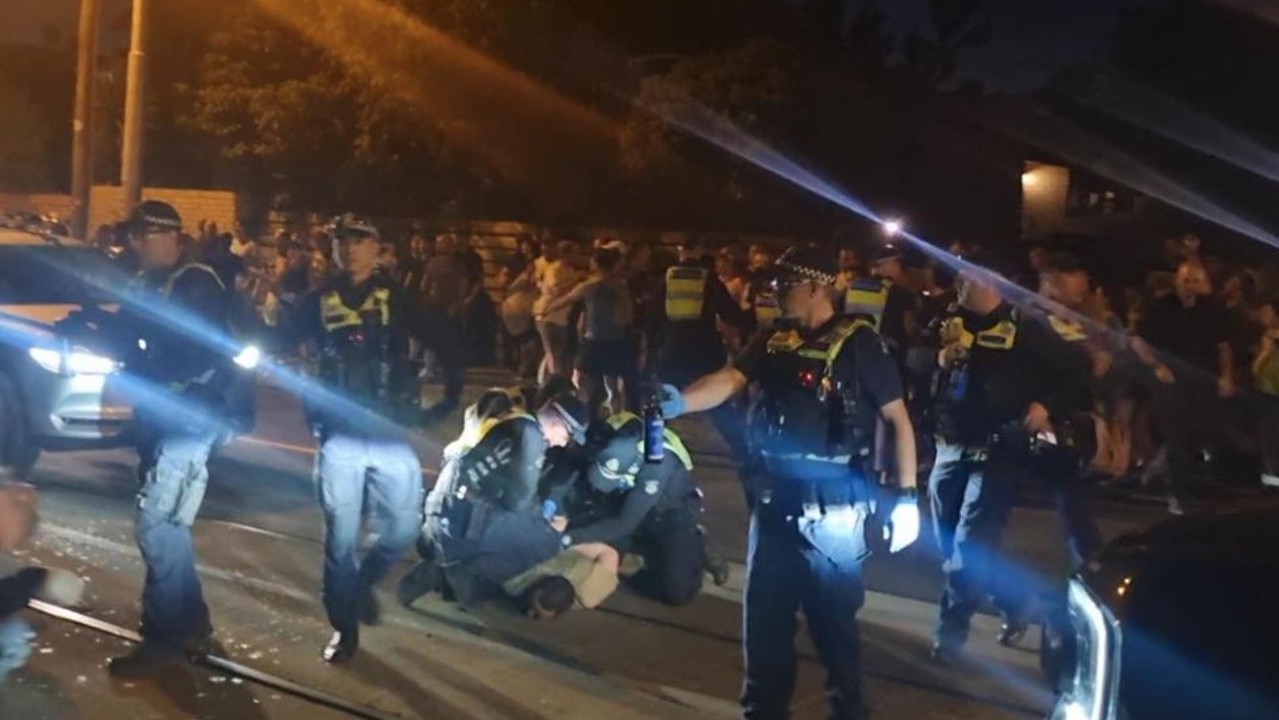 Victoria police directed anti-Israel protesters to synagogue