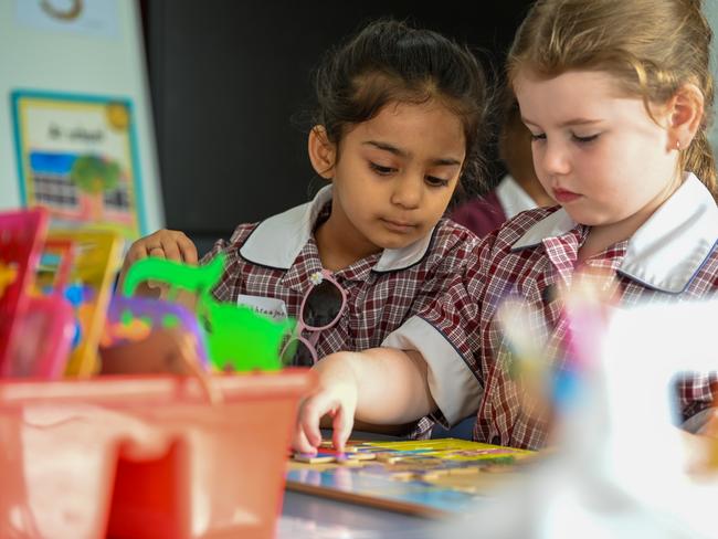 Girton Grammar Bendigo preppies Sukhtaajnoor Kaur Brar and Gracie Hetherington on their first day of school. Picture: Supplied.