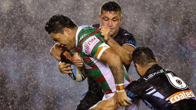 Sharks V Rabbitohs Cronulla Hold Firm To Deny South Sydney In Wild Weather Conditions