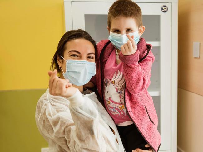 Svitlana Pugach with patients under Tabletochki’s care.