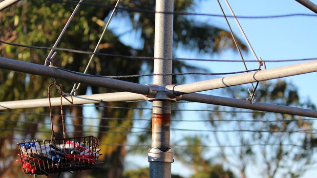 The iconic Australian Hills Hoist. This image is copyright free.