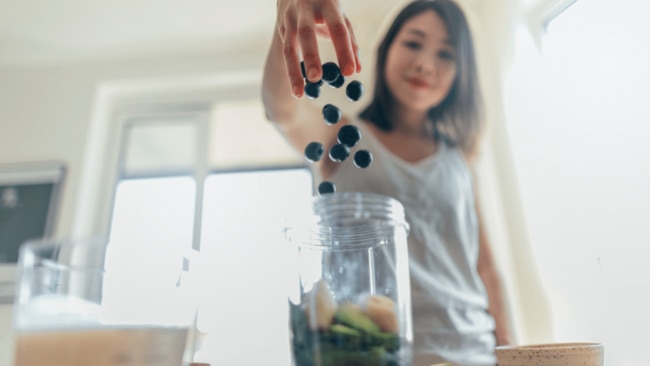 Already sick? Try this expert-backed smoothie to speed up your recoveryAccording to the Physicians Committee for Responsible Medicine, this nutrient-packed smoothie could be your secret weapon to warding off illness this winter. Add to a blender:1 peeled orange1 cup grapes1 peeled banana1 cored pear1 cup soy, almond, or rice milk2 cups fresh kale or spinachice cubes (optional)