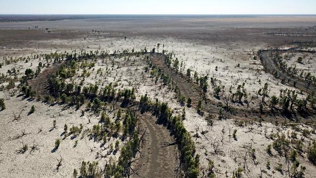 The dry river and lake bed of Lake Menindee. Picture: Toby Zerna