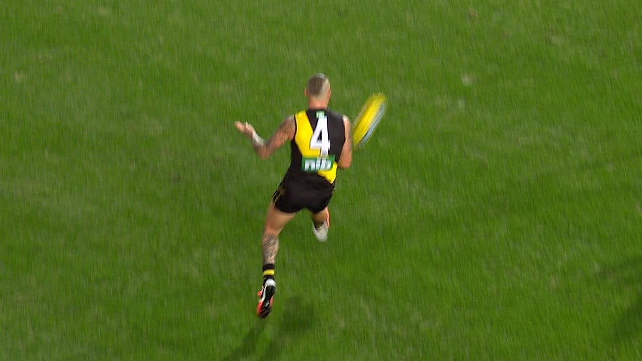 Dustin Martin pulled off this insane kick against Brisbane.