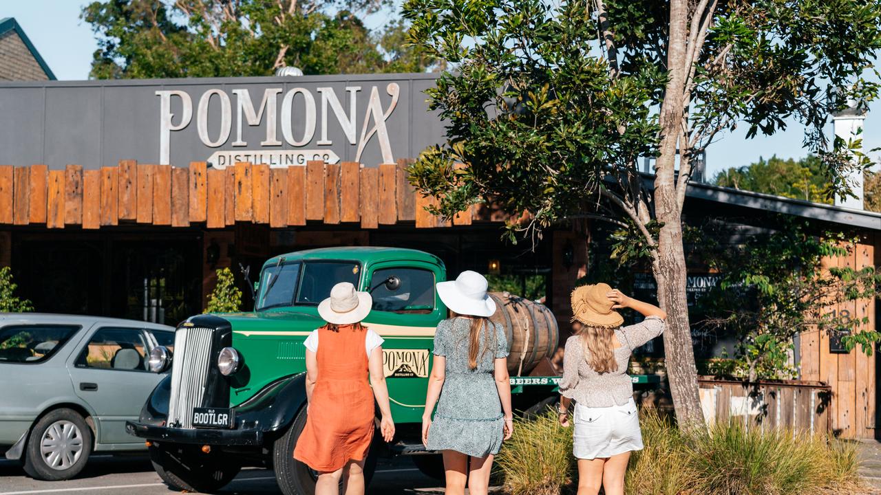 The Pomona Distilling Co is a great spot to sample some locally crafted gins, vodkas and liqueurs, along with a full menu that makes great use of smoked produce.