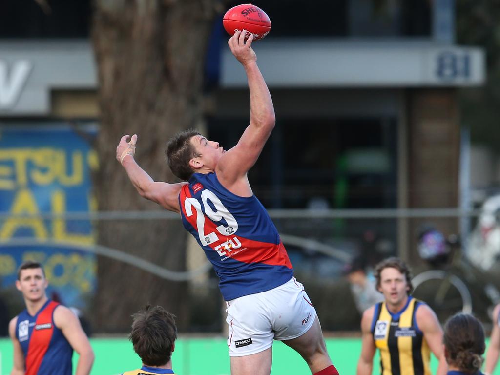 Tom Goodwin wins a tap out. Picture: David Crosling