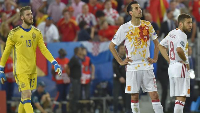 (L to R) Spain's goalkeeper David De Gea, Sergio Busquets and Spain's defender Jordi Alba.