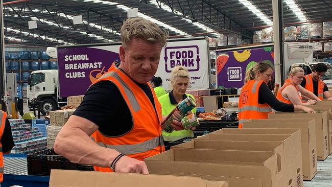 Gordon Ramsay has become the latest big name to lend a hand to the country’s bushfire crisis, packing food hampers at Foodbank Victoria.