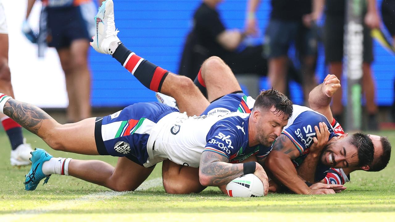 Wayde Egan of the Warriors scores a try. Picture: Getty