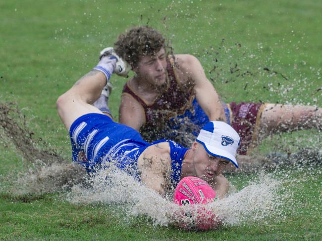 QLD State Cup touch football , UQ V Palm Beach in the Open Mixed.Picture: Glenn Campbell