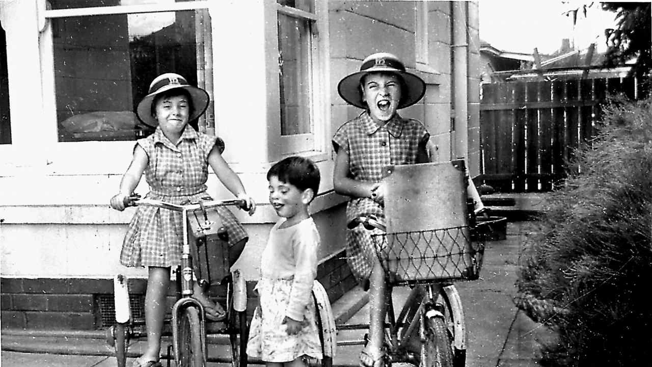 (L-R) Arnna (7), Grant (6) &amp; Jane (9) Beaumont disappeared from Glenelg Beach, South Australia on Australia Day in 1966.