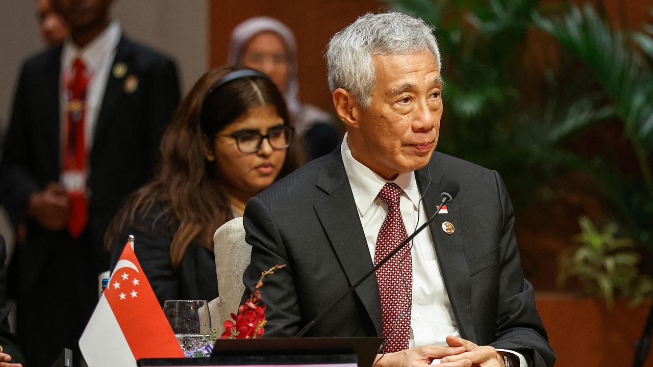 Singapore PM Lee Hsien Loong To Hand Over Power In May To Deputy And ...