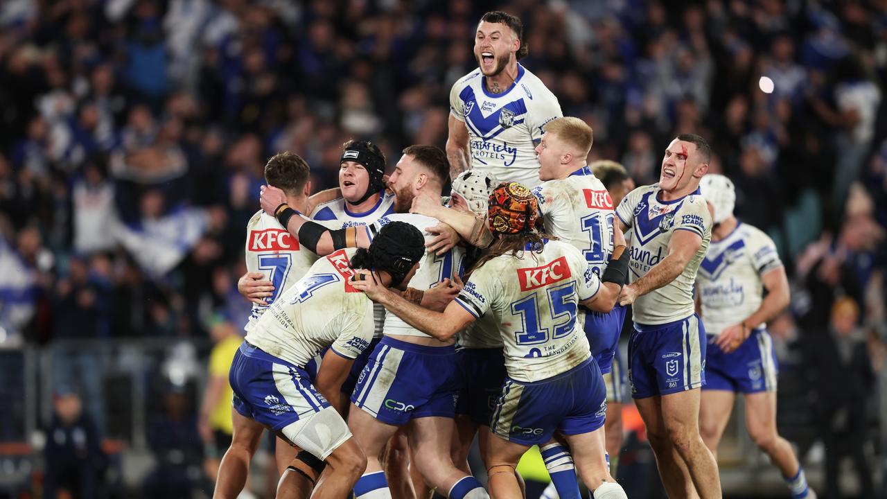 Jaeman Salmon hit on Te Maire Martin as Canterbury Bulldogs def New ...